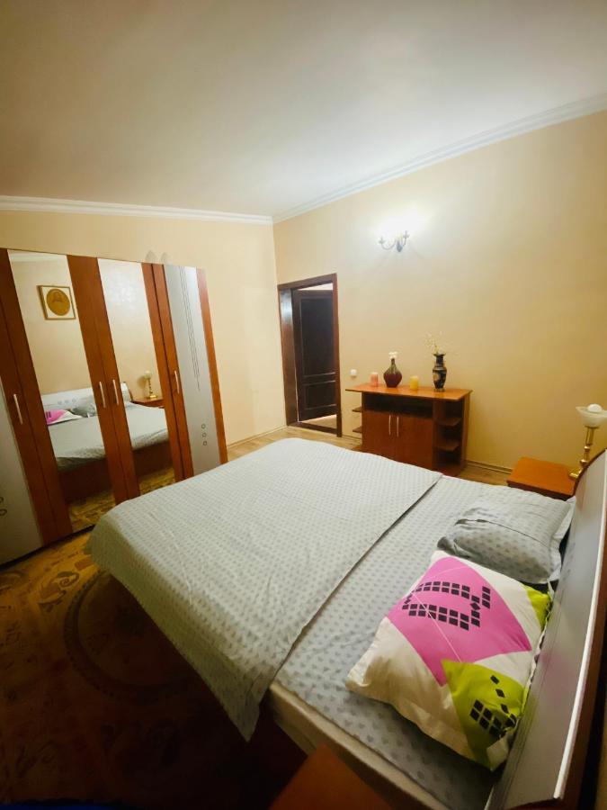 Central House Oradea Extérieur photo